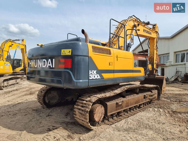 Гусеничный экскаватор Hyundai HX 2018 в Одессе