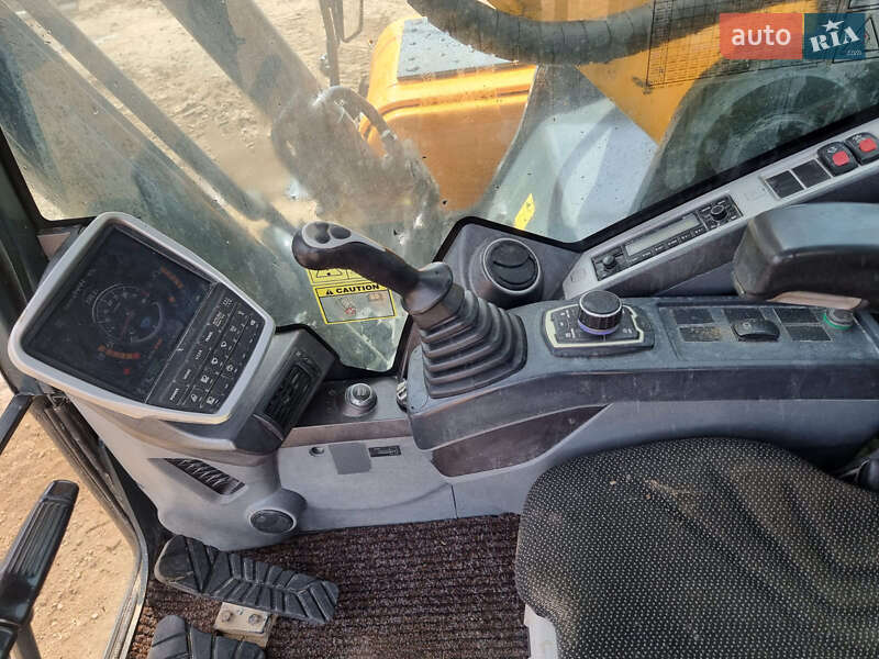 Гусеничный экскаватор Hyundai HX 2018 в Одессе