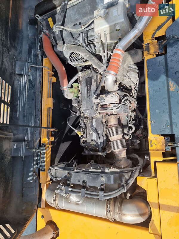 Гусеничный экскаватор Hyundai HX 2018 в Одессе