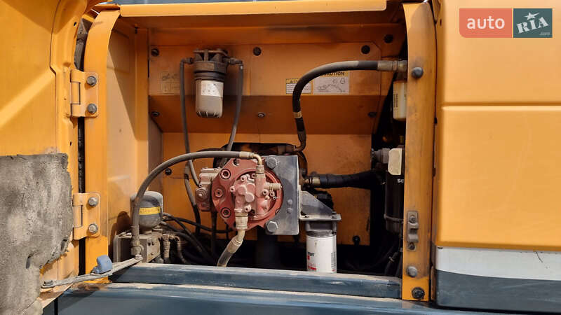 Гусеничный экскаватор Hyundai HX 2016 в Одессе