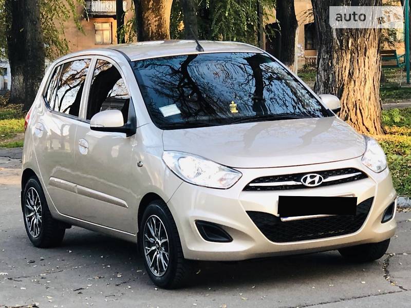 Хэтчбек Hyundai i10 2012 в Днепре