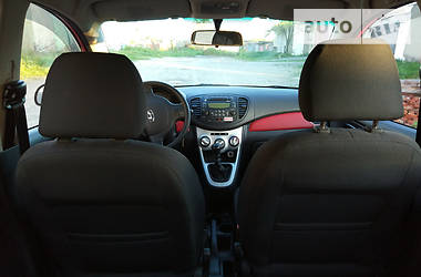 Хэтчбек Hyundai i10 2010 в Киеве