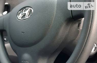 Хэтчбек Hyundai i10 2010 в Калуше