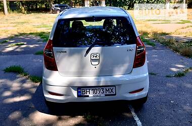 Хетчбек Hyundai i10 2012 в 