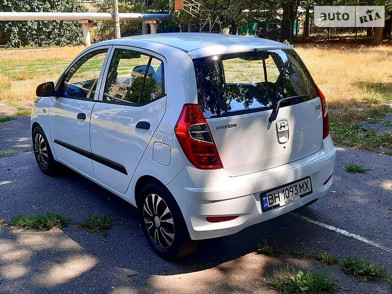 Хетчбек Hyundai i10 2012 в 
