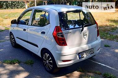 Хетчбек Hyundai i10 2012 в 