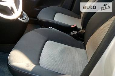 Хэтчбек Hyundai i10 2008 в Долинской