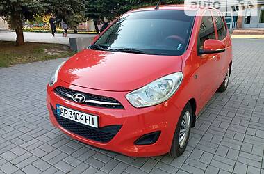 Хэтчбек Hyundai i10 2012 в Токмаке