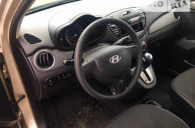 Хэтчбек Hyundai i10 2011 в Киеве