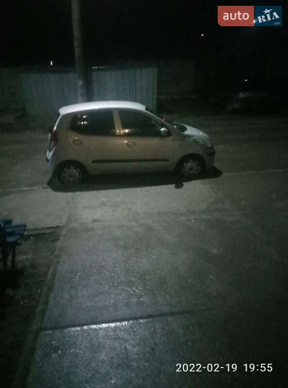 Хэтчбек Hyundai i10 2008 в Долинской