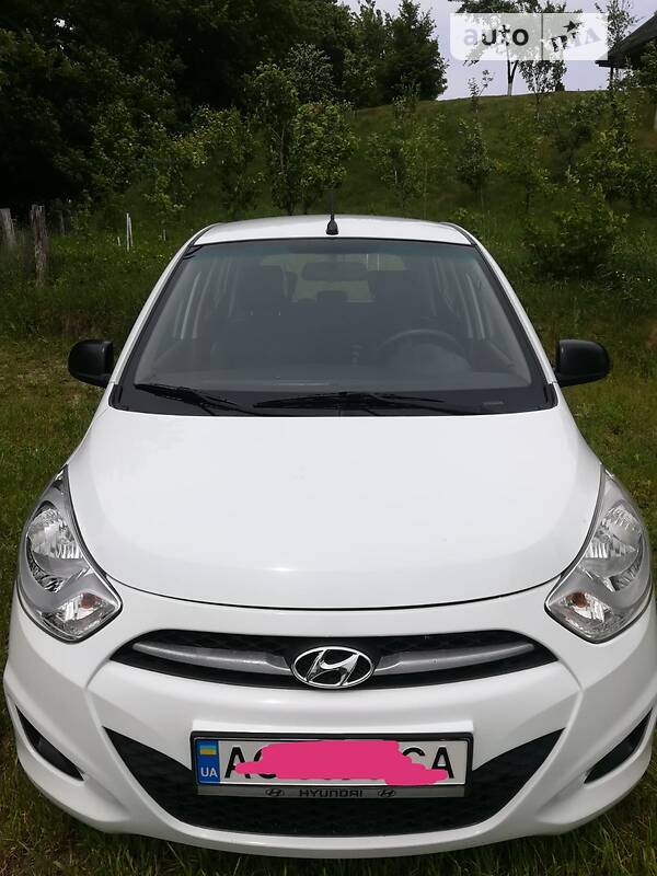 Хэтчбек Hyundai i10 2012 в Луцке