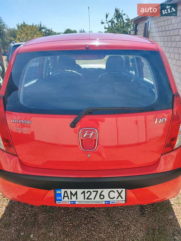 Хэтчбек Hyundai i10 2010 в Черняхове