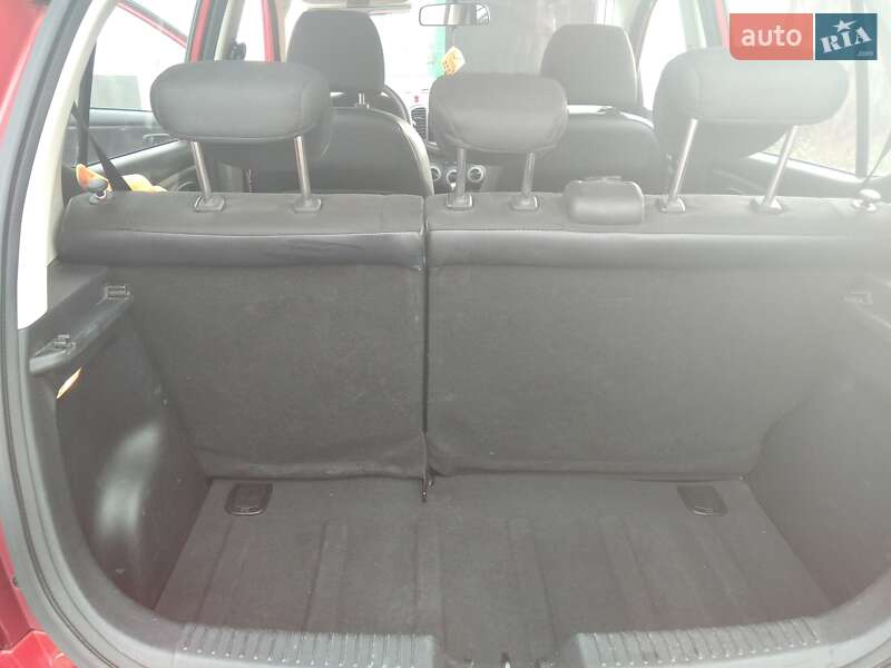 Хэтчбек Hyundai i10 2013 в Шепетовке