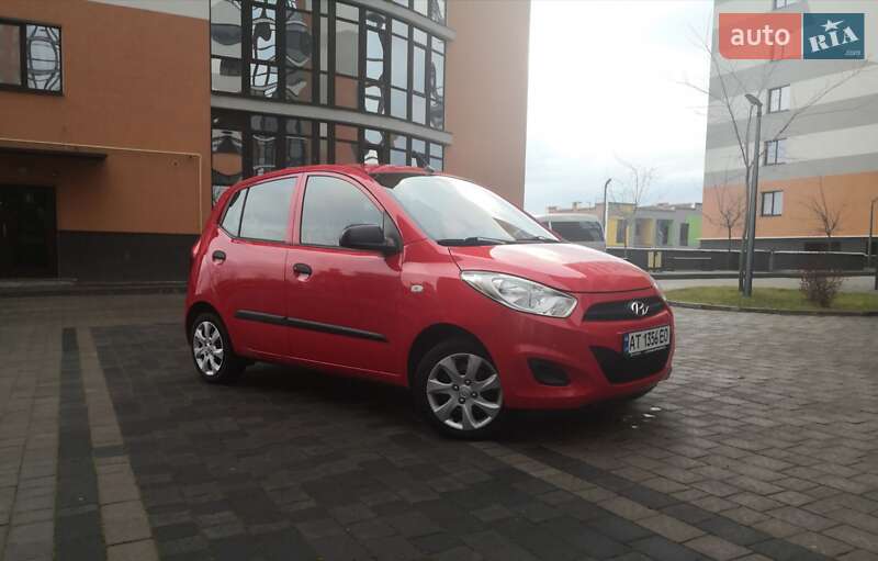 Хэтчбек Hyundai i10 2013 в Ивано-Франковске