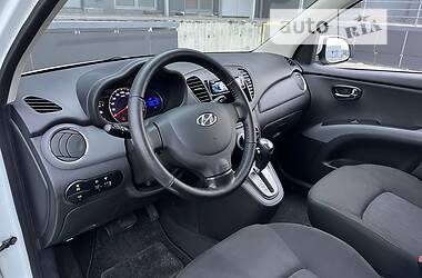 Хэтчбек Hyundai i10 2012 в 