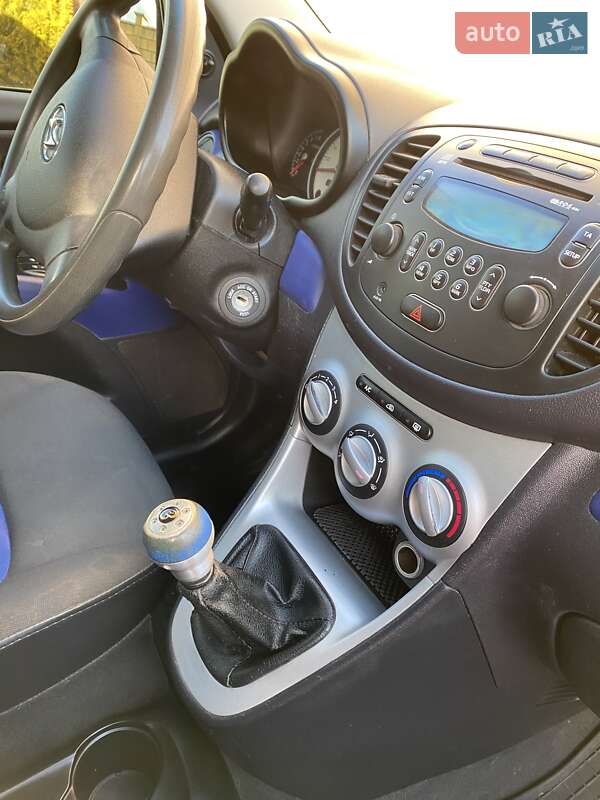 Хэтчбек Hyundai i10 2009 в Одессе