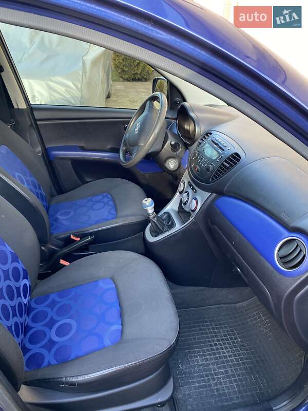 Хэтчбек Hyundai i10 2009 в Одессе