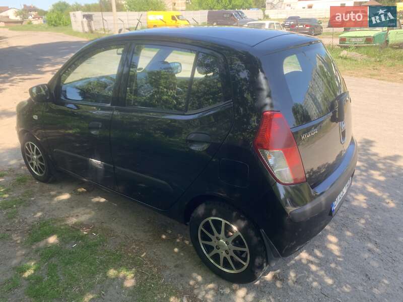 Хэтчбек Hyundai i10 2009 в Кременчуге
