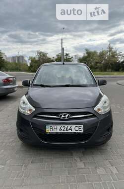 Хэтчбек Hyundai i10 2012 в Одессе