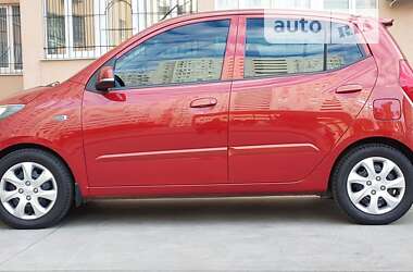 Хэтчбек Hyundai i10 2011 в Одессе