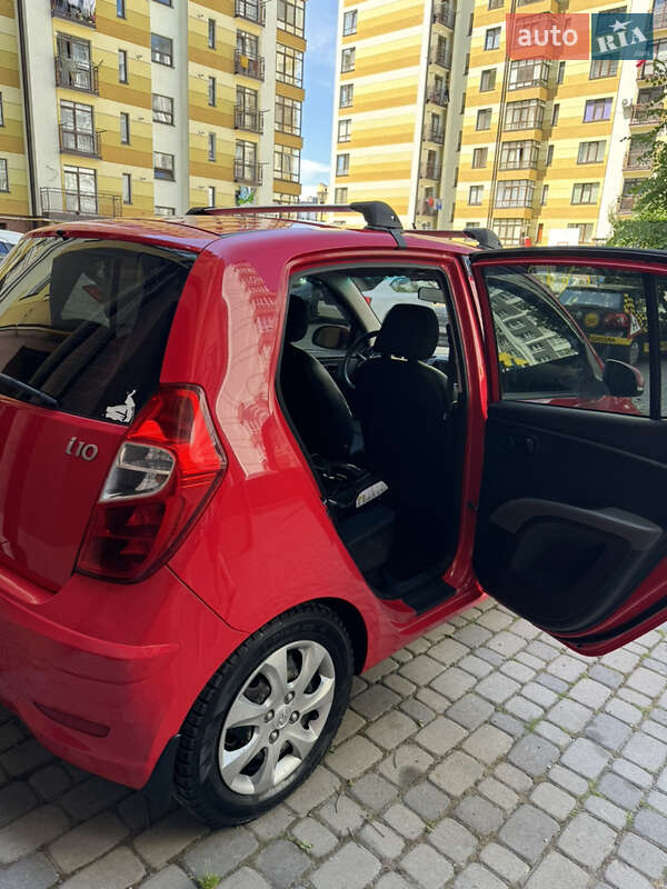 Хэтчбек Hyundai i10 2010 в Ивано-Франковске