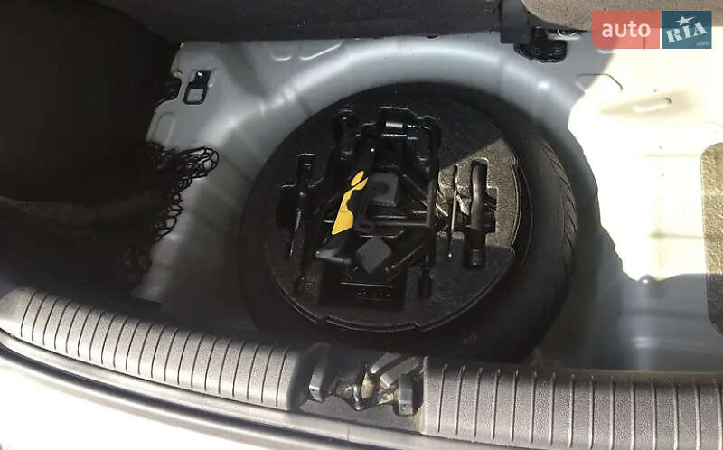 Хэтчбек Hyundai i10 2015 в Рени