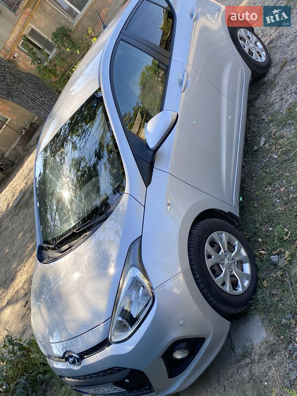 Хэтчбек Hyundai i10 2015 в Рени