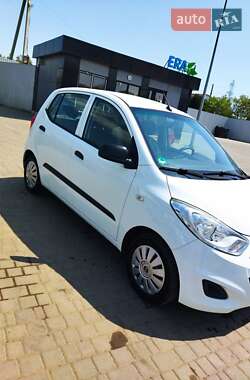 Хэтчбек Hyundai i10 2012 в 