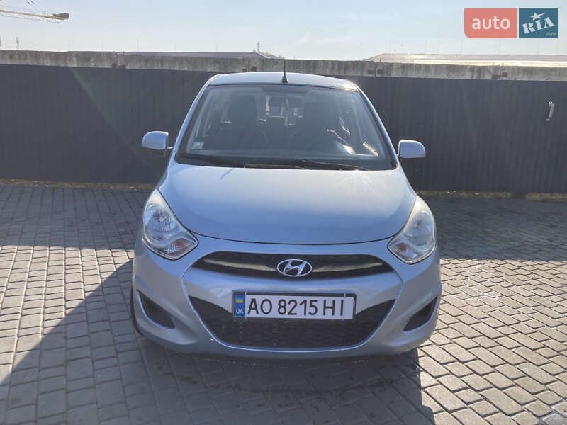 Хетчбек Hyundai i10 2013 в Мукачевому