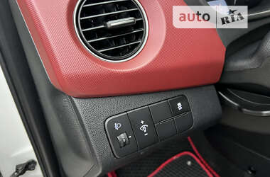 Хэтчбек Hyundai i10 2019 в Киеве