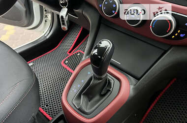 Хэтчбек Hyundai i10 2019 в Киеве