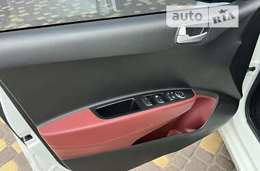 Хэтчбек Hyundai i10 2019 в Киеве