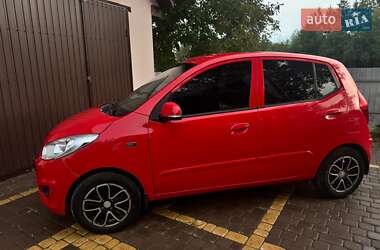 Хетчбек Hyundai i10 2012 в Звягелі