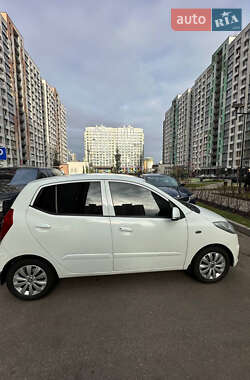 Хетчбек Hyundai i10 2011 в Києві