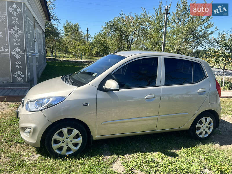 Хэтчбек Hyundai i10 2013 в Тернополе
