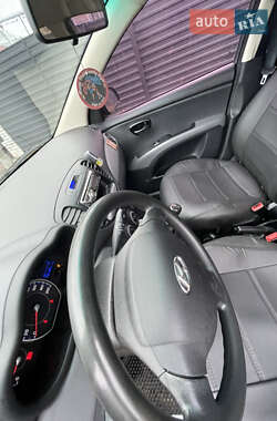 Хэтчбек Hyundai i10 2013 в 