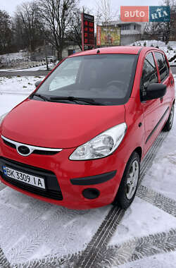 Хетчбек Hyundai i10 2010 в Рівному