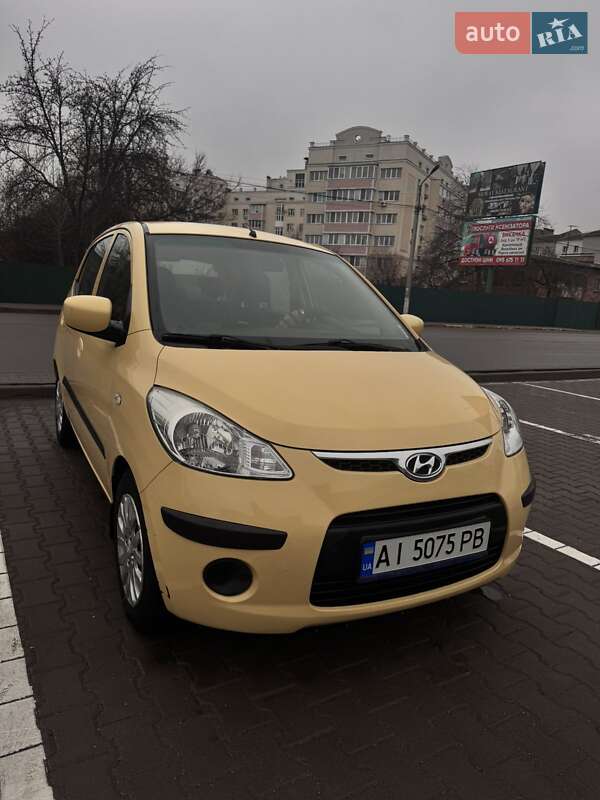 Хетчбек Hyundai i10 2010 в Вишневому