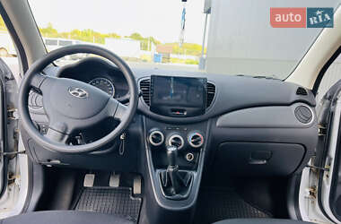 Хетчбек Hyundai i10 2012 в 
