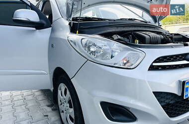 Хетчбек Hyundai i10 2012 в 