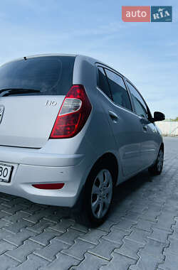 Хетчбек Hyundai i10 2012 в 