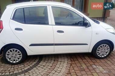 Хэтчбек Hyundai i10 2009 в Калуше