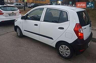 Хетчбек Hyundai i10 2012 в 
