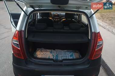 Хетчбек Hyundai i10 2012 в 