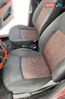 Хэтчбек Hyundai i10 2012 в Киеве