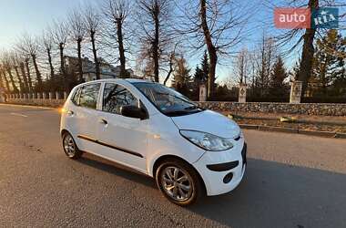 Хэтчбек Hyundai i10 2009 в 