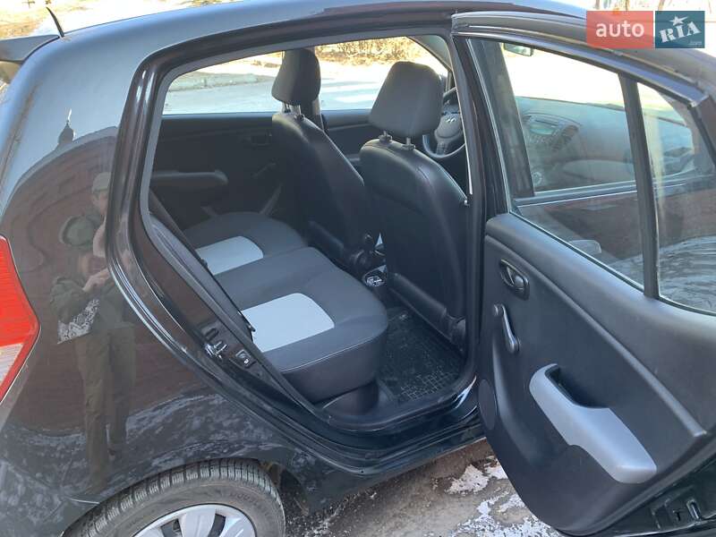 Хэтчбек Hyundai i10 2008 в Виннице
