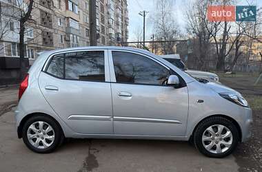 Хетчбек Hyundai i10 2013 в 