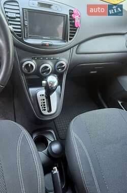 Хетчбек Hyundai i10 2013 в 