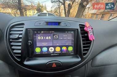 Хетчбек Hyundai i10 2013 в 